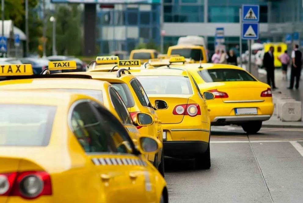Работа водителем в такси: как трудоустроиться?